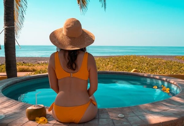Aménagement de rêve dans le Sud-Ouest : rencontre avec un paysagiste-pisciniste innovant
